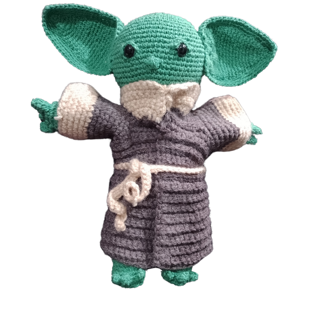 "Boneco Amigurumi Yoda – Um Mestre Jedi na Sua Coleção!"